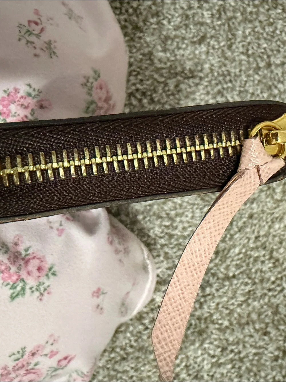 Louis Vuitton Black and White Tag Set
